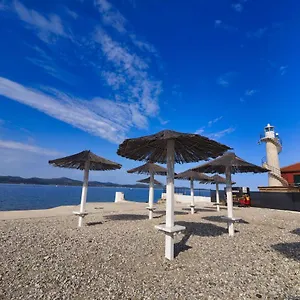 Beach Paradise Apartment