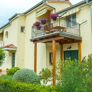 Emma Apartmán Biograd Na Moru